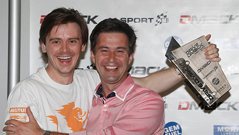 Leo en compagnie de Maciej Woda de M-Sport lors de la remise des prix. (Photo: Presse)